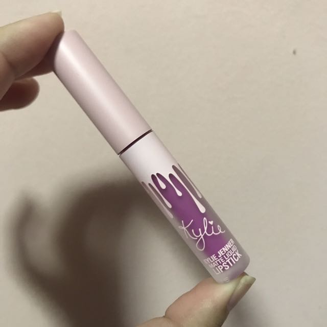 RÃ©sultats de recherche d'images pour Â«Â kylie august bug liquid lipstickÂ Â»