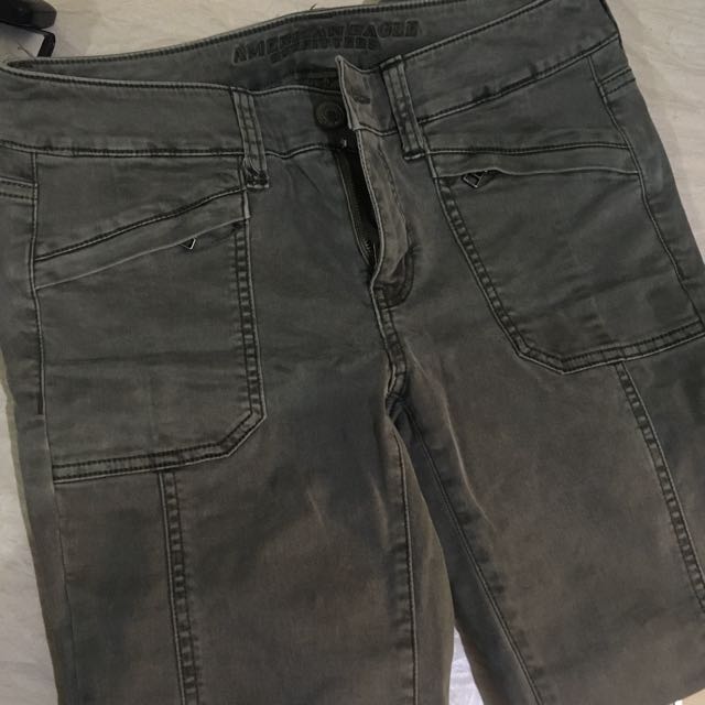 green pants american eagle