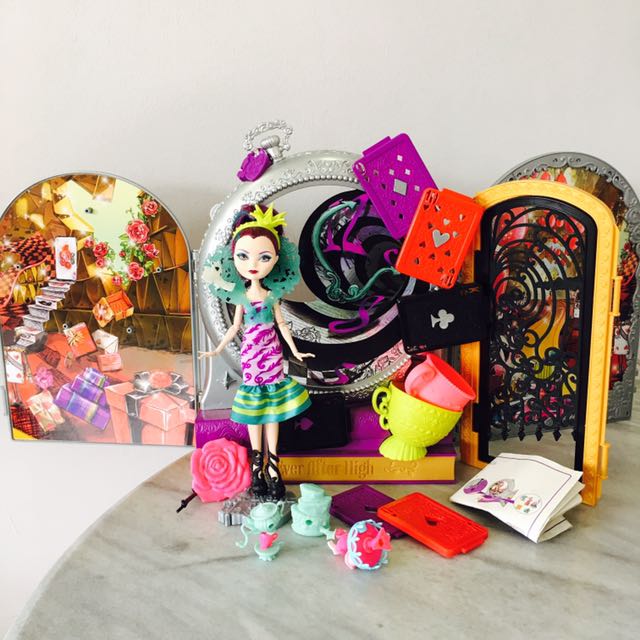 Ever After High Way Too Wonderland High and Raven Queen Playset