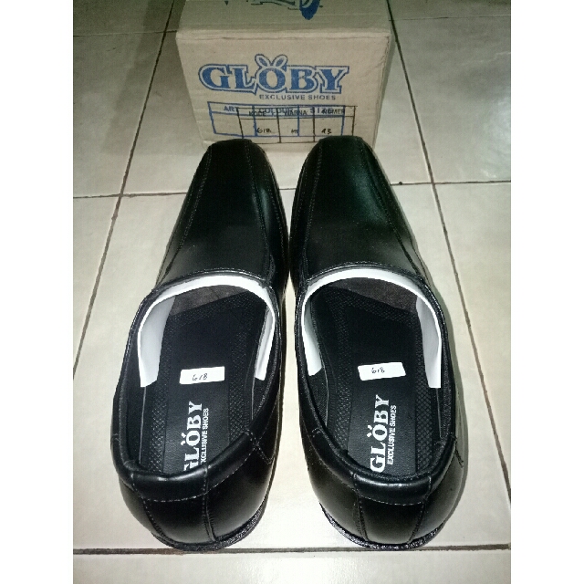 Sepatu Pantofel Pria Hitam Polos Ukuran 43 Panjang 31 Cm Bahan Kulit Sintetis Hak 3 Cm Model Slip On Bagian Dalam Lembut Dan Empuk Olshop Fashion Olshop Pria Di Carousell