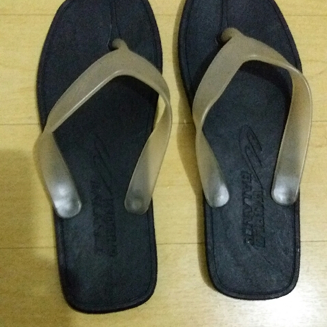 World balance flip flops 2025