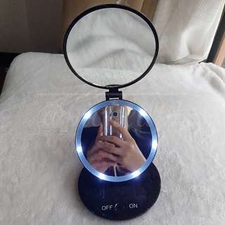 LED Lighted Portable Mirror