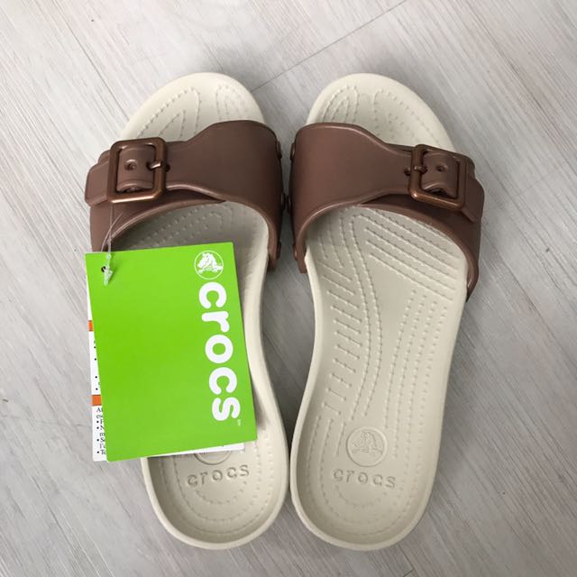 Brand new Crocs Sarah sandals, Women's 