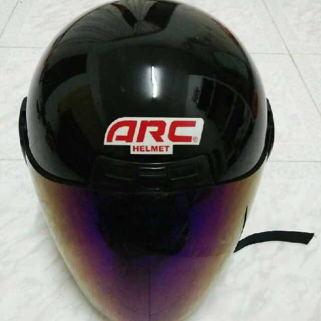 Helmet ARC Discovery First Model, Motor di Carousell