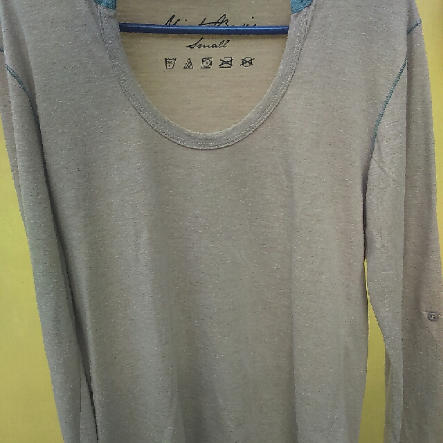 Mint Basic Longleeves (Category: Others Tops) located in Manila. Submitted by mariantherese (Listing ID 124589040, Image 1). Description: .