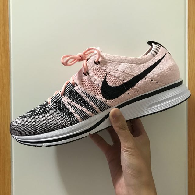 supreme flyknit trainer