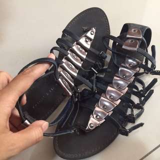 Sendal gladiator Charles n keith