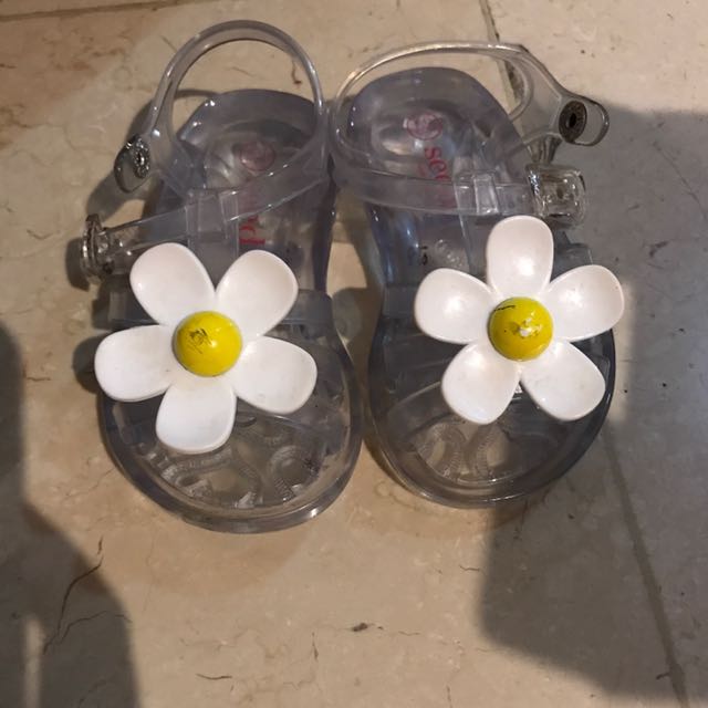seed jelly shoes