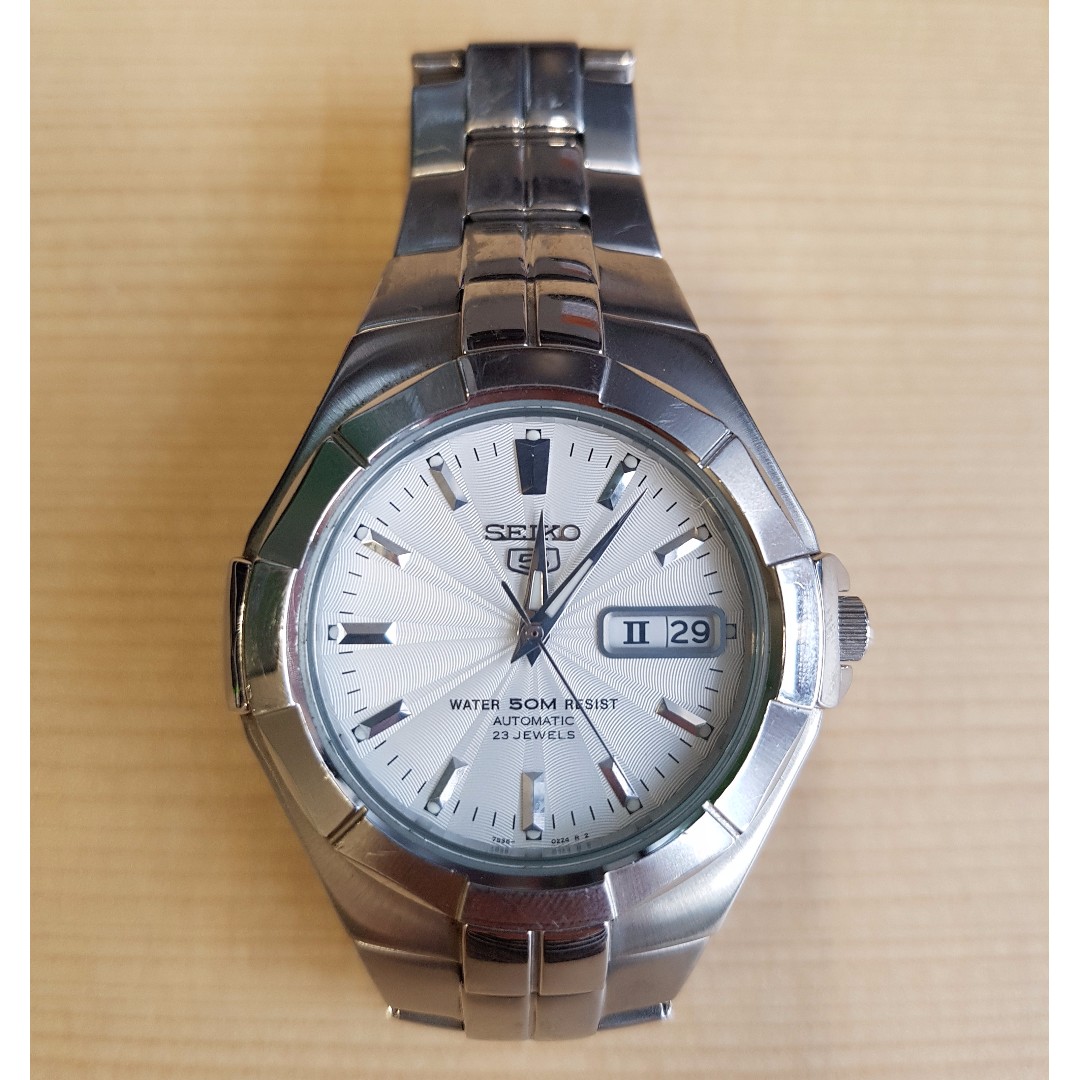 Seiko 7S36-02J0 23 Jewels Watch, Men's Fashion, Watches & Accessories,  Watches on Carousell