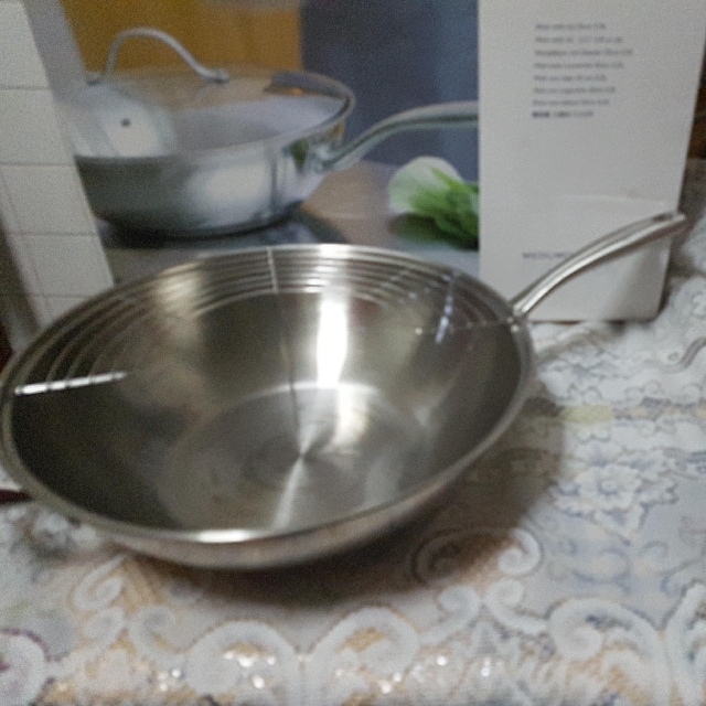Wedgwood Everyday 32cm Wok With Lid 5 5l Home Liances On Carou Wedgwood Everyday 32cm Wok With Lid 5