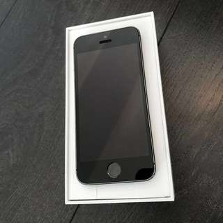 iPhone 5s 32gb - locked to bell