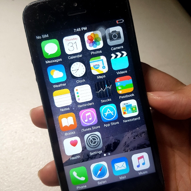 64gb Iphone5 Black No Icloud Registered Factory Reset With Free Original Case Mobile Phones Tablets On Carousell