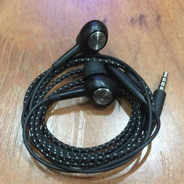 B O LG V20 earphone Audio Headphones Headsets on Carousell