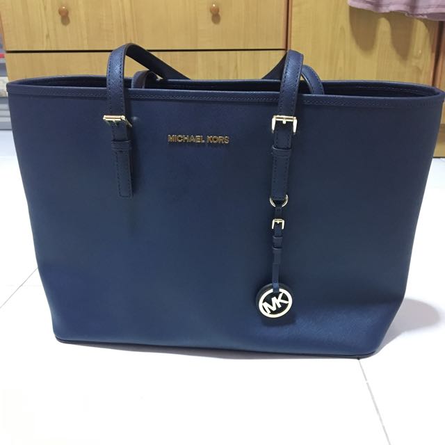Michael Kors Jet Set Travel Extra Small Logo Top Zip Tote Bag, Luxury, Bags  & Wallets on Carousell