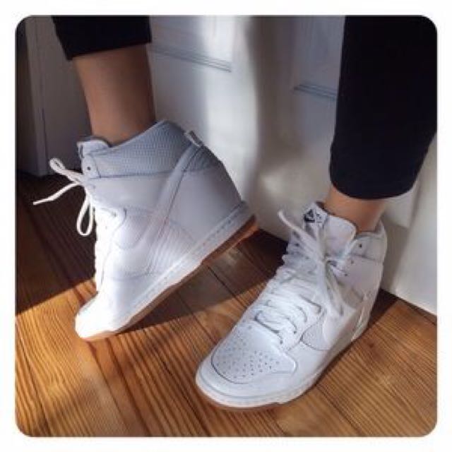 Dunk Sky Hi Essential White, Women's Fashion, Footwear, Sneakers on Carousell