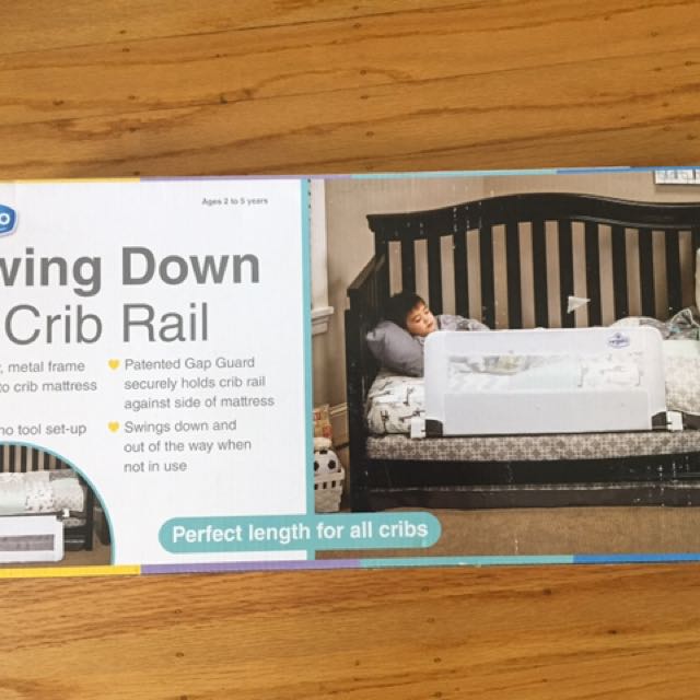 Regalo convertible swing outlet down crib rail