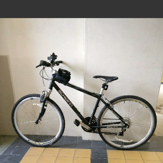 schwinn avenue 700c hybrid bike