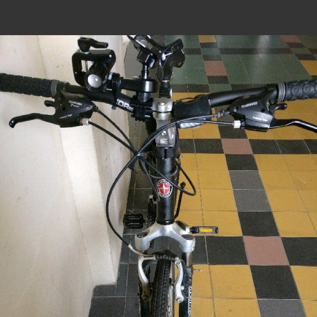 Schwinn avenue clearance hybrid bike