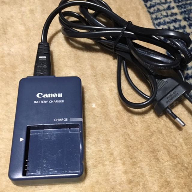 Canon camera battery charger, Photography, Photography Accessories