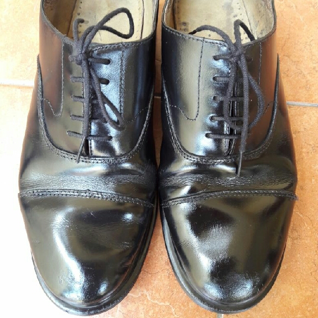 dr martens 5 hole