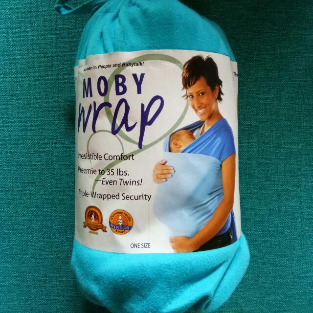 nursing in moby wrap