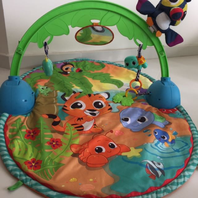 Little tikes good store vibrations deluxe gym