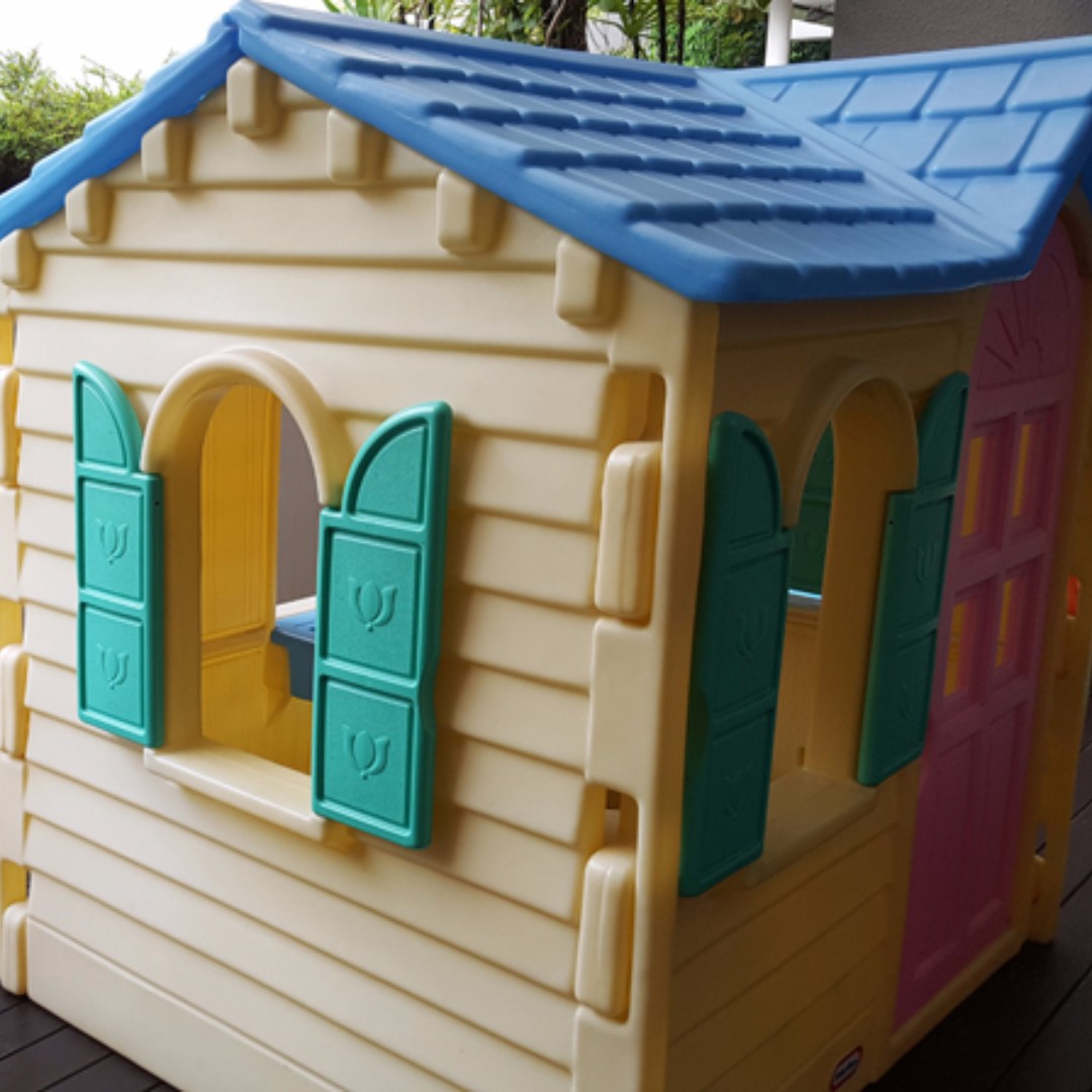 Little Tikes Yellow Country Cottage Playhouse Toys Games