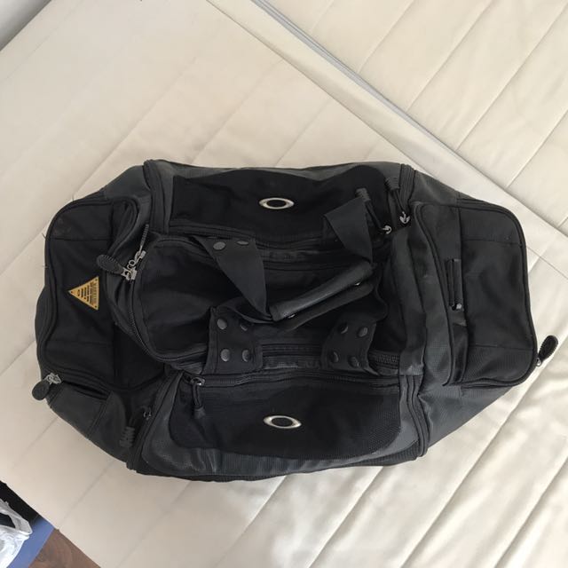 Oakley Duffel Gym Bag, Men's Fashion, Bags, Sling Bags on Carousell