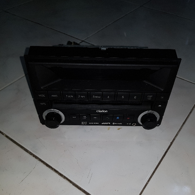 Original CLARION Radio/CD Player Proton Savvy, Audio, Portable Music