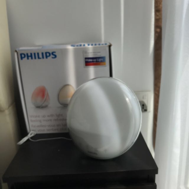 Philips wake up light hf3520, Furniture & Home Living, Lighting & Lighting on Carousell