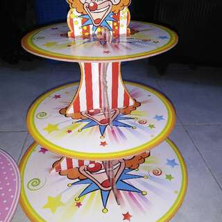stand cupcake
