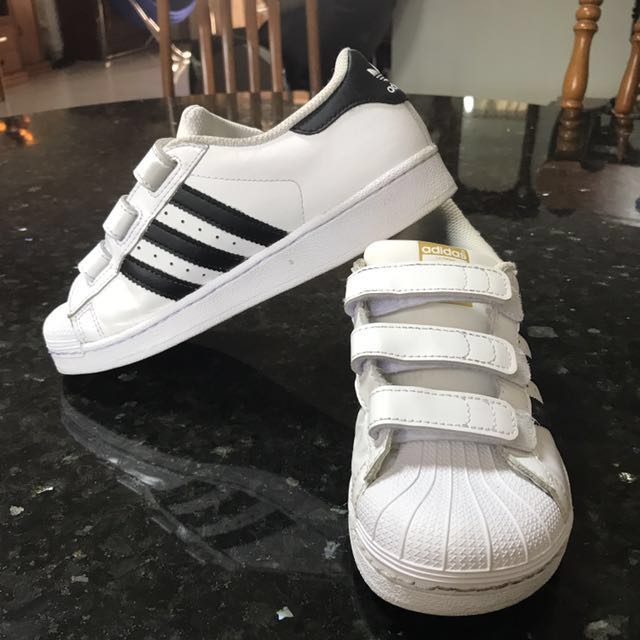 Adidas originals hotsell superstar velcro