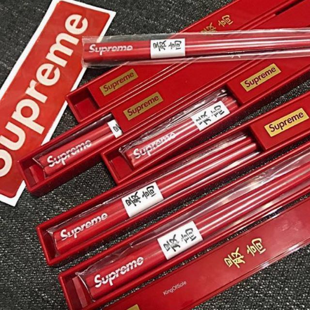 At tilpasse sig frelsen Modernisering cheapest] Supreme Chopsticks Set, Men's Fashion, Watches & Accessories,  Accessory holder, box & organizers on Carousell
