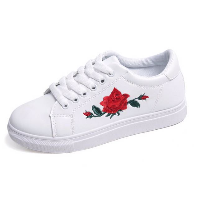 Rose Embroidery White Platform Shoe 