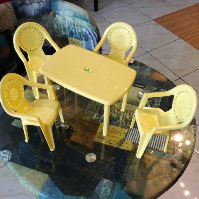 Nilkamal toy deals table set