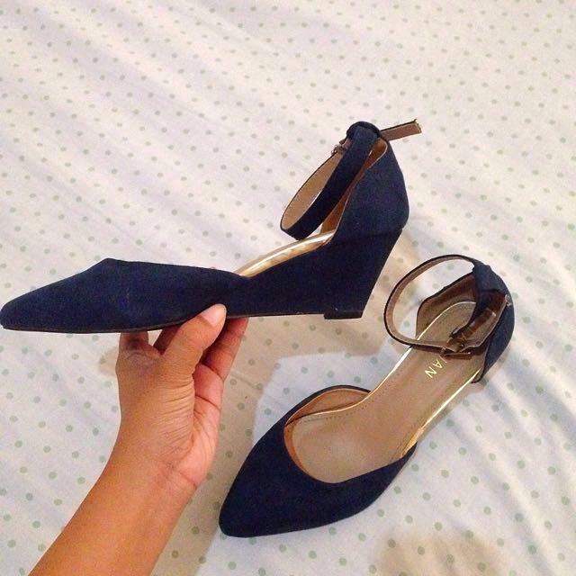 Parisian Shoes, Women's Fashion, Footwear, Sneakers on Carousell