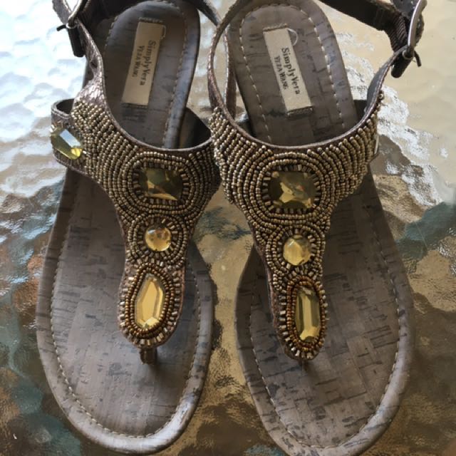 vera wang sandals