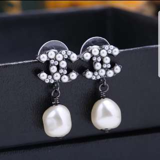 Olwardrobe S Items For On Carou Chanel Gunblack With Dangling Pearl Earrings