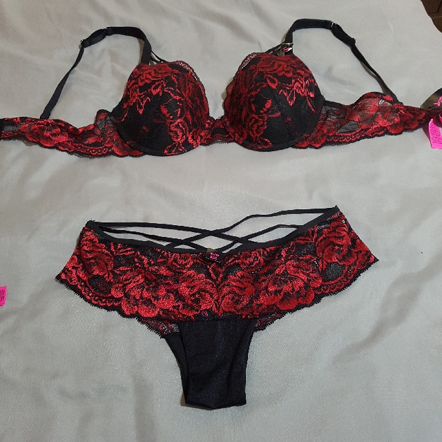 BNWT La Senza Set Non Push Up Padded 34B Bra/XS Panty, Women's Fashion ...