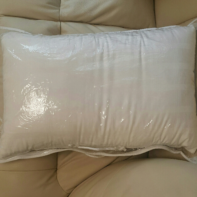 Downessa pillows outlet