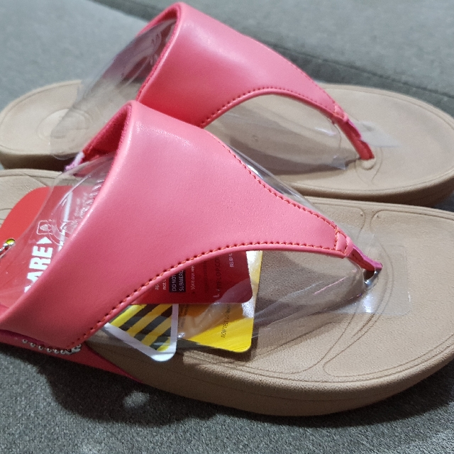lulu thong sandals by fitflop