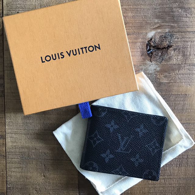 LV money clip wallet (preloved), Men's Fashion, Watches & Accessories,  Wallets & Card Holders on Carousell