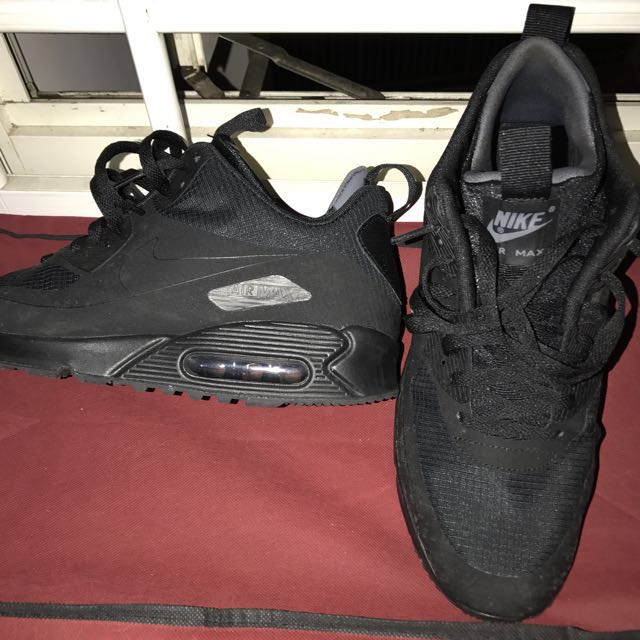 2017 air max all black