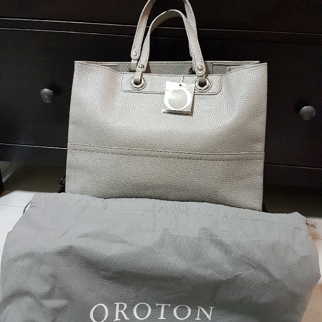 Oroton entourage tote clearance