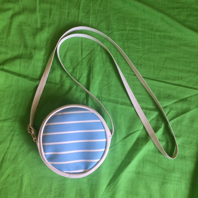 Round sling bag, Women's Fashion, Bags & Wallets, Crossbody Bags on