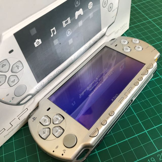 PSポータブル PSP2000 アイスシルバー - 通販 - gofukuyasan.com