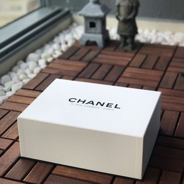Special edition Rue Cambon Chanel Box