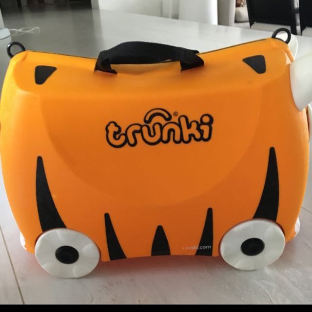 orange trunki