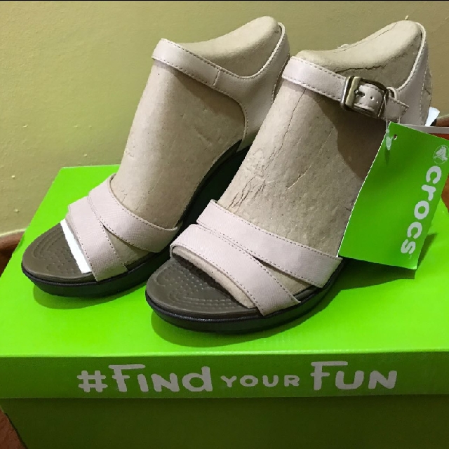 crocs ankle strap wedge