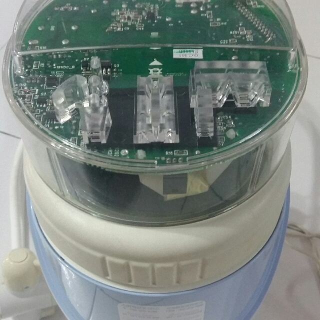 Amway E-spring (Category: Kettles & Airpots) located in Kuala Lumpur. Submitted by cyndyong (Listing ID 125600021, Image 2). Description: Actual price Rm3600++.Condition very good, life warranty. Still left one bar of filter n uv light can be used for few months. Currently is using Cuckoo as prefer to have hot water..